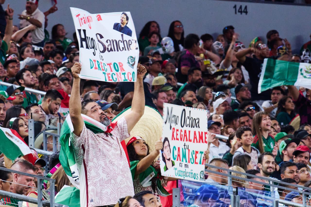 Los mexicanos se hicieron presentes en el Cowboy Stadium para apoyar al Tri en busca de su pase a las Semifinales de la Copa Oro 2023.