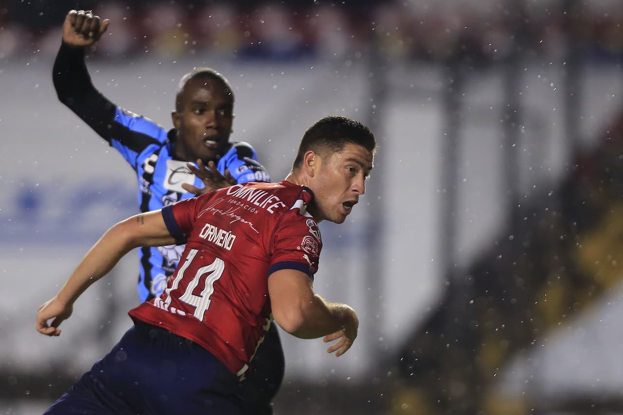 Chivas sigue sin ganar en el Apertura 2022 pese a los goles de Pérez-Bouquet y Alexis Vega, suma 4 empates y dejó ir una gran oportunidad para salir del irregular bache, mientras que los Gallos Blancos tampoco lograron salir del fondo de la tabla general.