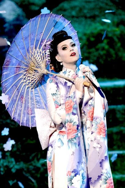 La hermosa voz y presencia de Katy Perry engalanará el medio tiempo del Super Bowl XLIX en Arizona. Checa lo que la intérprete de "Firework" podría mostrar en el magno evento deportivo de la NFL.