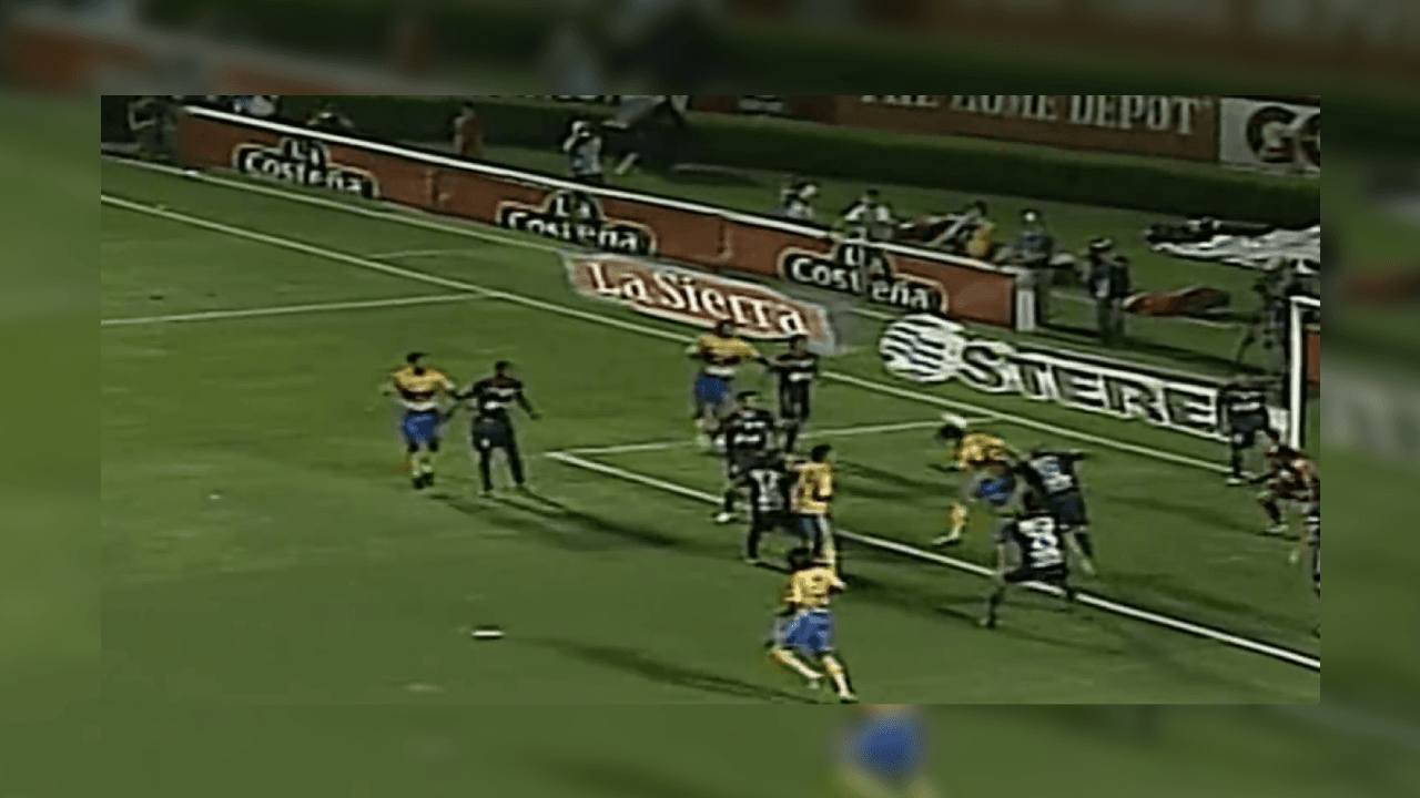 <b>Testarazo letal</b>
<br>Ahí apareció Molina con un certero remate con la testa para hacer el primer tanto del juego.