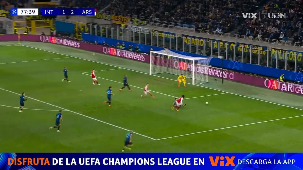 ¡Atajada de Sommer! Evita el tercer gol del Arsenal