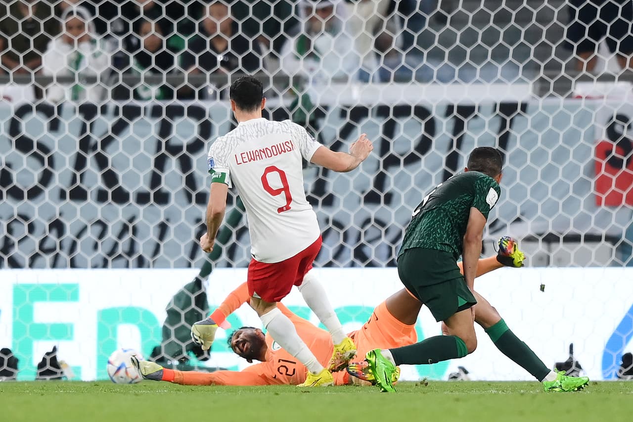 Zielinski y Lewandowski hicieron los goles con los que Polonia derrotó a Arabia Saudita y aspira a los Octavos de Final del Mundial Qatar 2022.