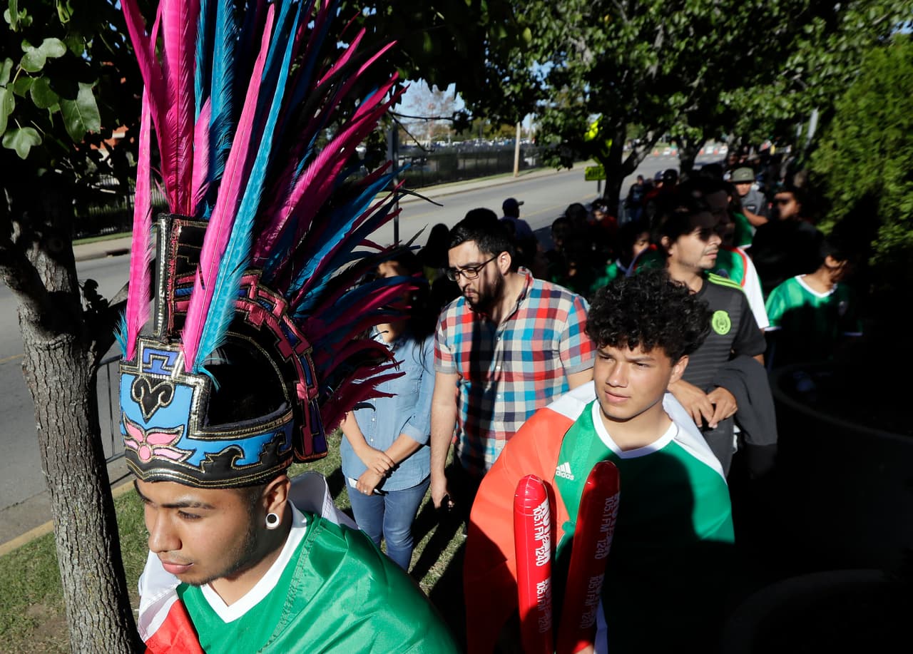 Los mexicanos quieren recuperar su confianza en la selección luego de la goleada contra Chile 0-7 en la Copa América Centenario y con miras al comienzo del hexagonal de Concacaf, clasificatoria para Rusia-2018.