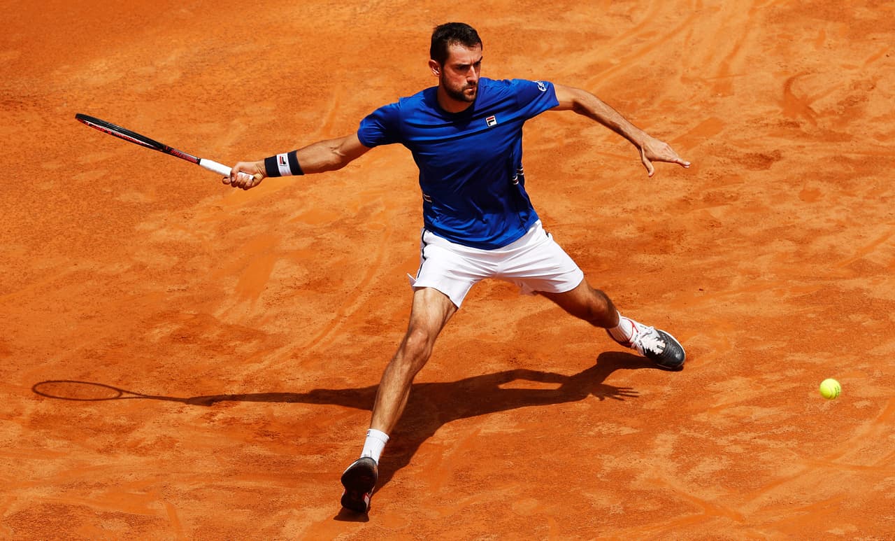 El croata Marin Cilic, número 10 del ránking ATP, se metió en la segunda ronda del Masters 1,000 de Roma al doblegar por 6-1 y 7-5 al italiano Andrea Basso, que participa con una invitación.