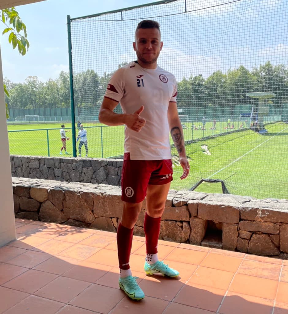 'Cabecita' Rodríguez reporta con Cruz Azul en pretemporada