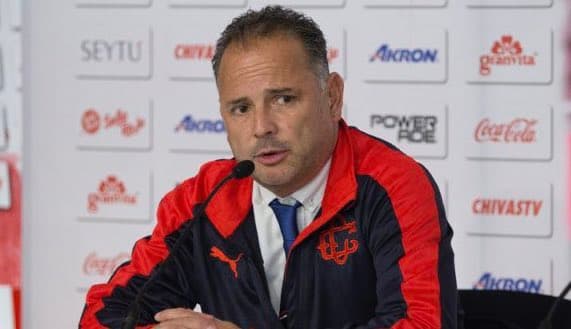 Chivas Femenil despide a su técnico Ramón Villa Zevallos