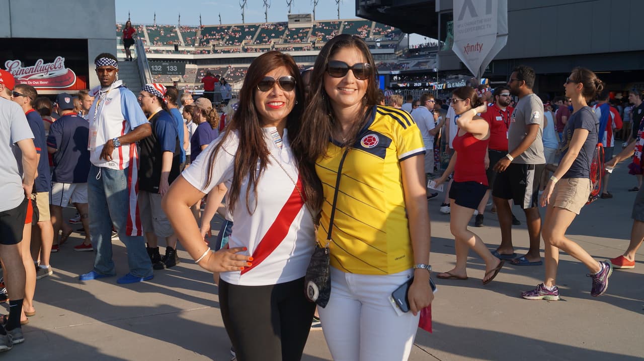 Los fanáticos de Estados Unidos y Paraguay se hicieron sentir en el Lincoln Financial Field de Filadelfia.