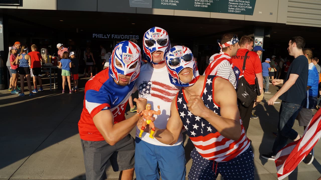 Los fanáticos de Estados Unidos y Paraguay se hicieron sentir en el Lincoln Financial Field de Filadelfia.