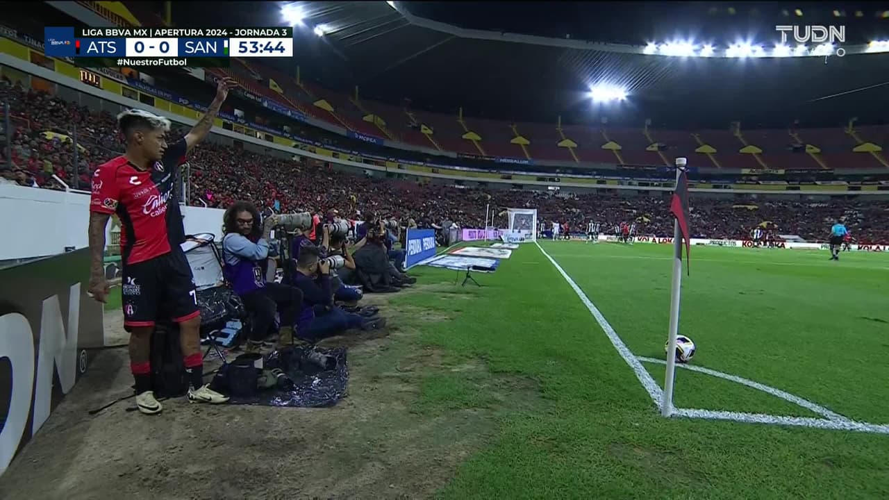 ¡TIRO ATAJADO! disparo por Aldo Rocha.