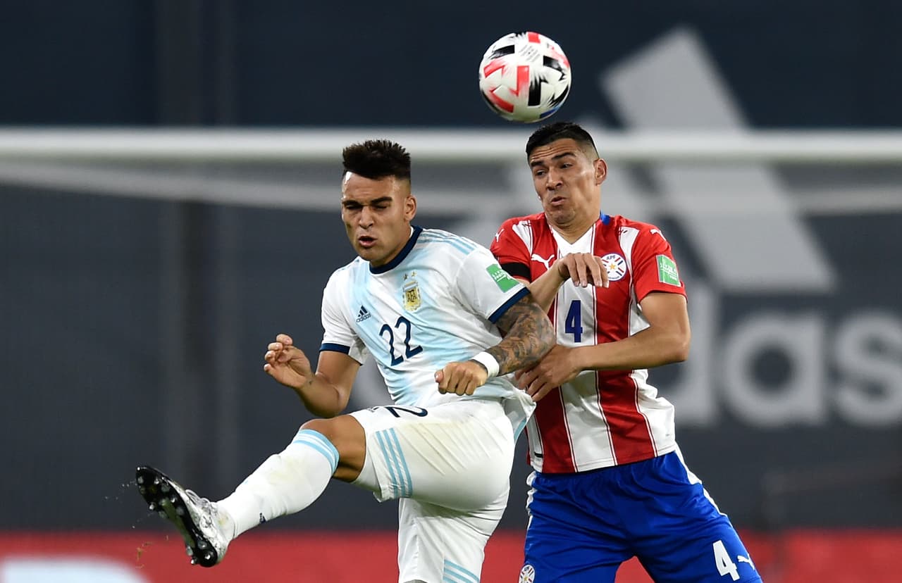 Con gol de Ángel Romero desde los 11 pasos, Paraguay consigue empatar frente a Argentina y salvan un importante punto.