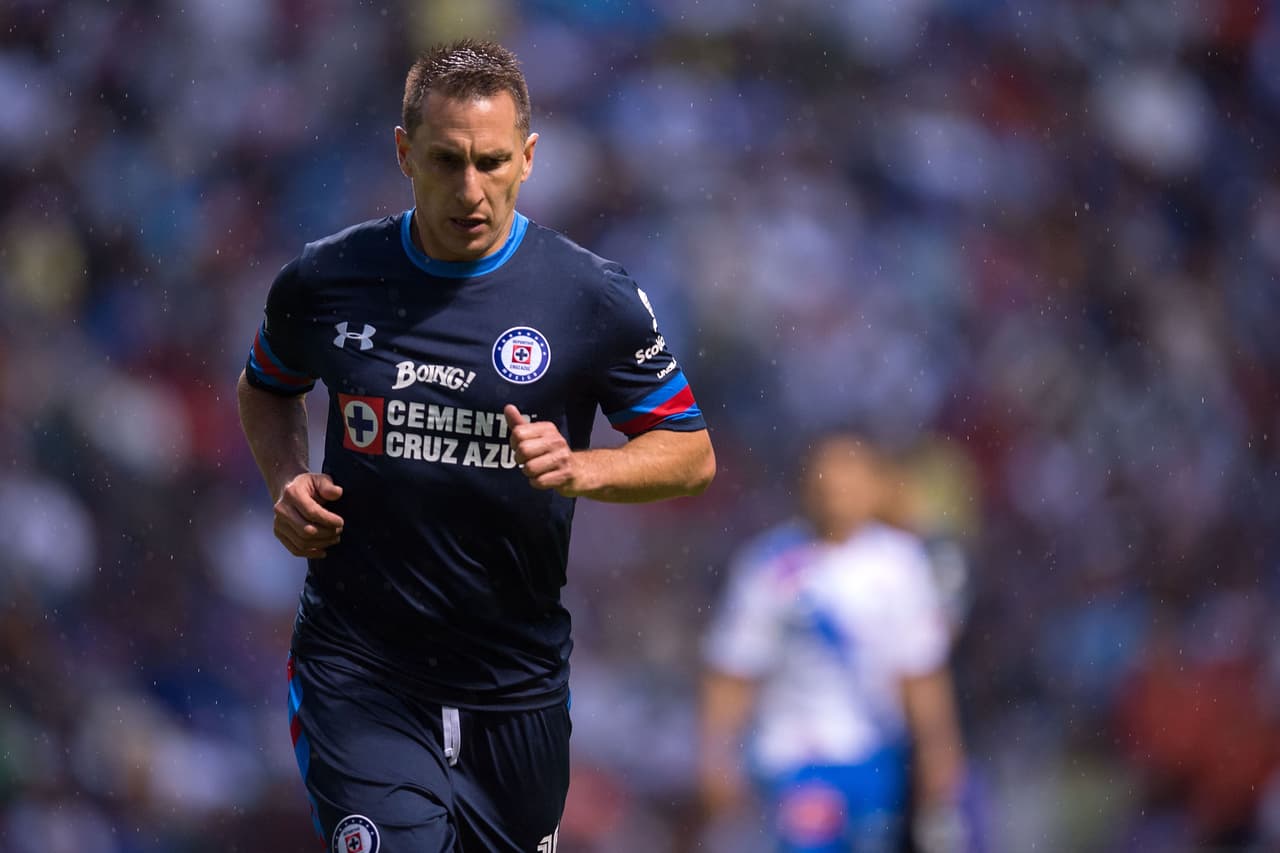 "Chaco" Gimenez lleva años siendo el líder del Cruz Azul. Pocos sienten la camiseta como la siente él.