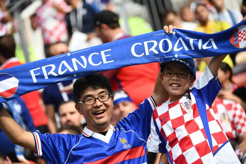 Los fanáticos del mundo vibran con la fiesta de la final entre Francia y Croacia, donde la alegría y el colorido se tomaron el estadio de Luzhniki para conocer el campeón de Rusia 2018.