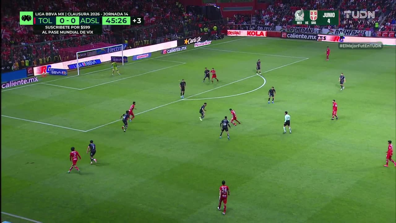 ¡TIRO ATAJADO! disparo por Mauricio Isaís.