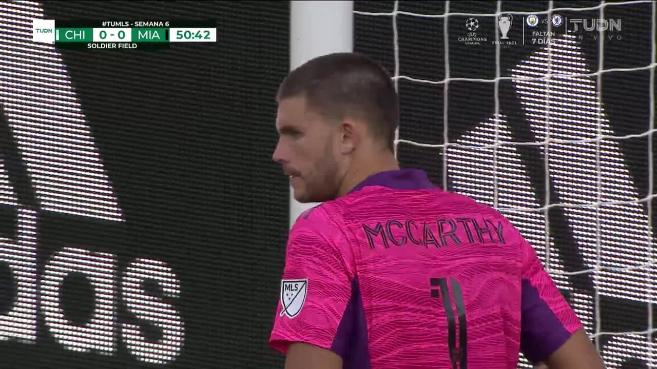 ¡TIRO ATAJADO! disparo por Robert Beric.