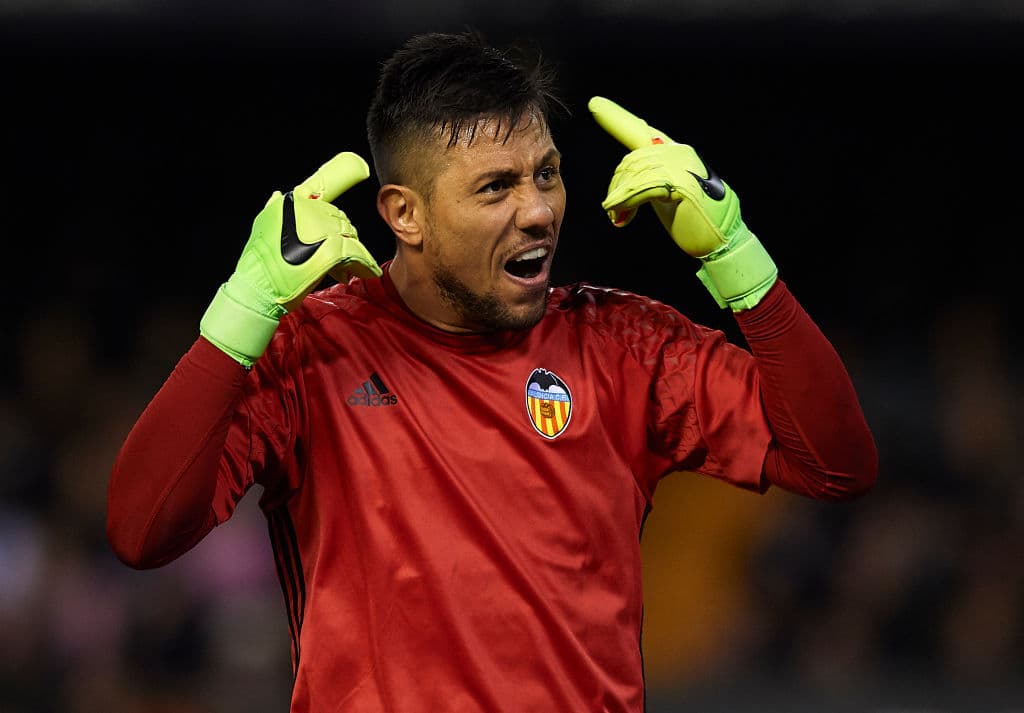 El brasileño Diego Alves fue un verdadero sucesor de Taffarel y marcó una historia en el fútbol español con Valencia al convertirse en una atajador contra grandes como Messi o Cristiano Ronaldo.