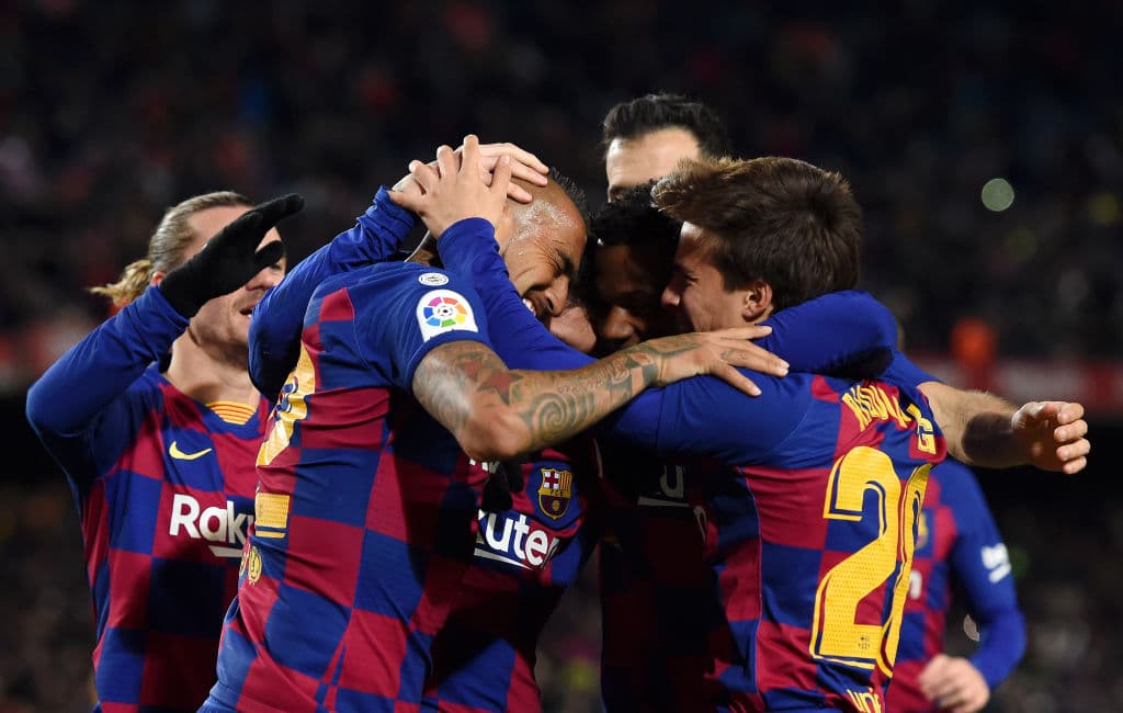 Arturo Vidal asistió a Messi de tacón, previo a un pase de Griezmann, para romper la paridad en el triunfo del Barça 1-0 sobre el Granada.