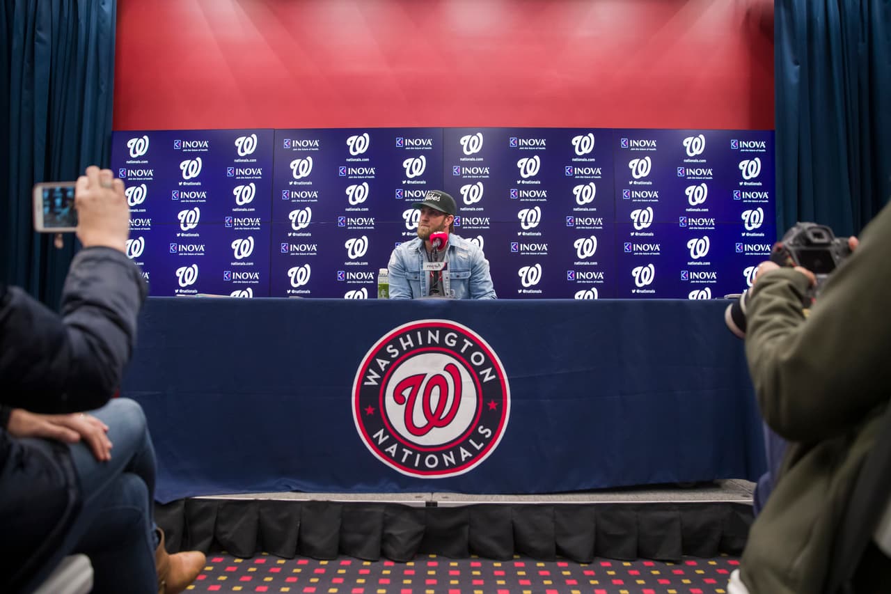 Antes del juego de hoy, Bryce Harper hizo una aparición en la sala de prensa para atender una conferencia en Nationals Park.