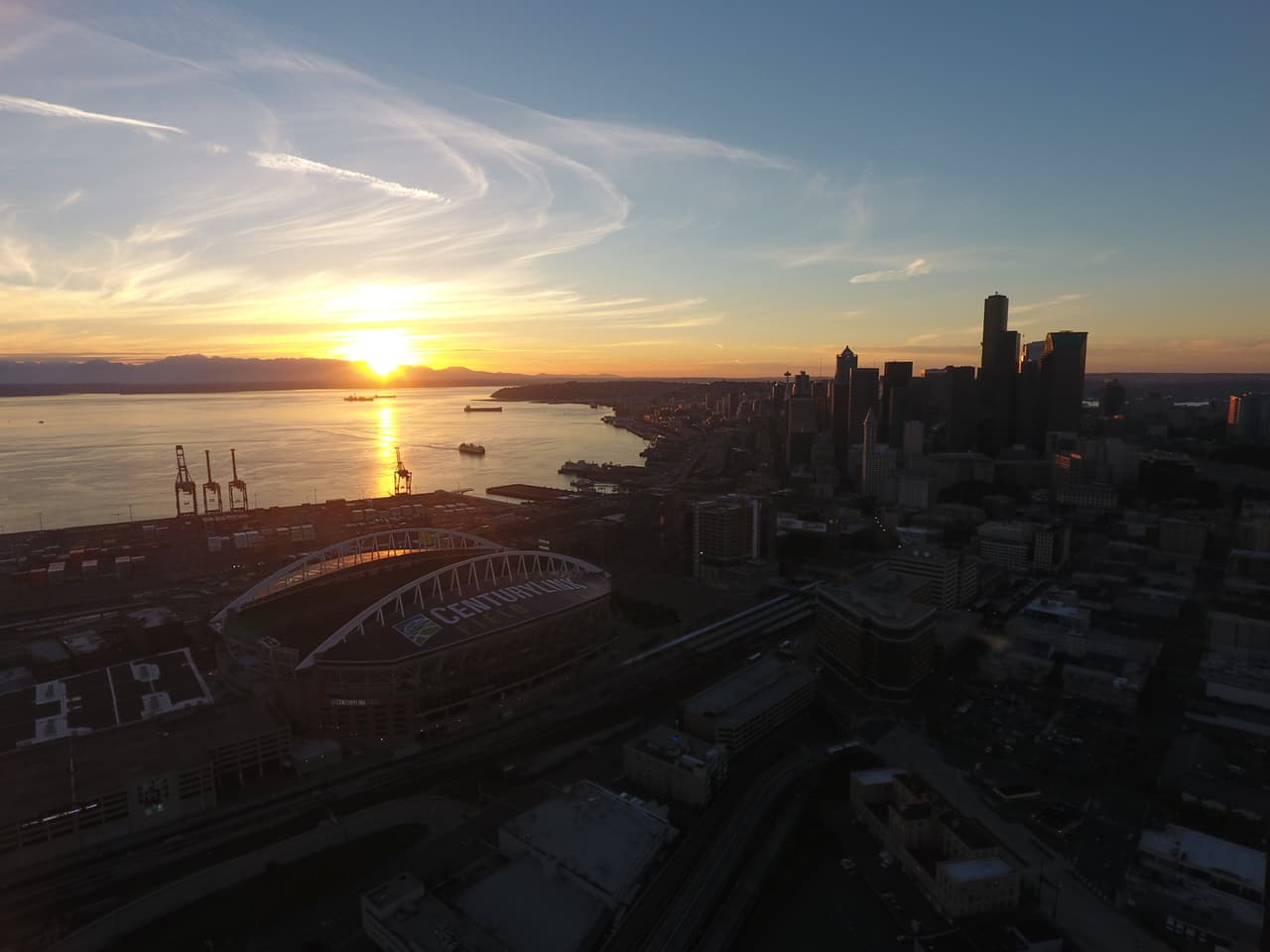 Misma postal diferente hora. Atardece en Seattle, donde los días soleados son una rareza.