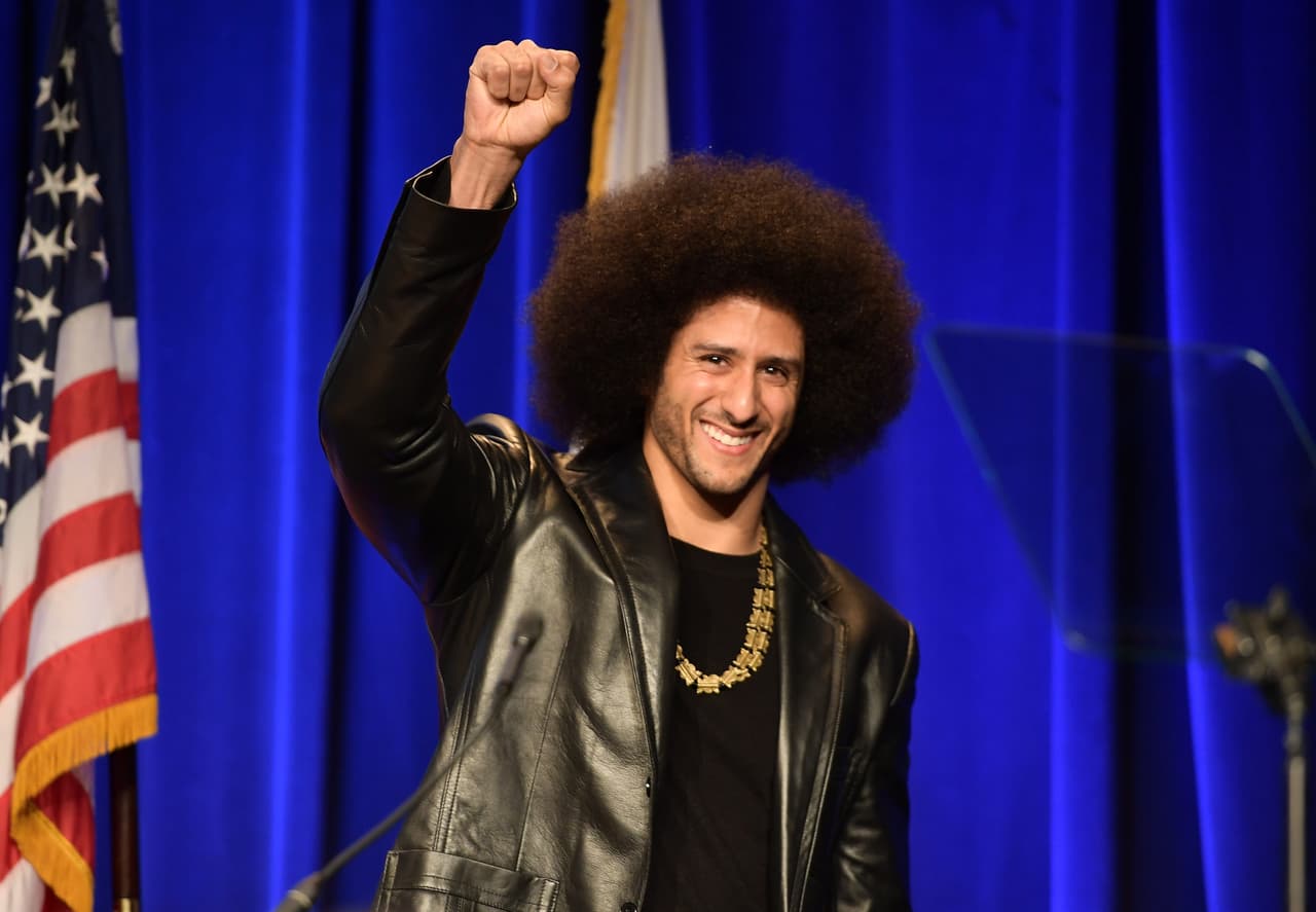 Colin Kaepernick es muy devoto a causas en las que él cree, pues ha donado bastante a organizaciones que ayudan a personas consideradas oprimidas, otras organizaciones son Home2Heart que ayuda a madres soleteras. Y también apoya a la caridad que ayuda a los vagabundos y a gente con desventajas.