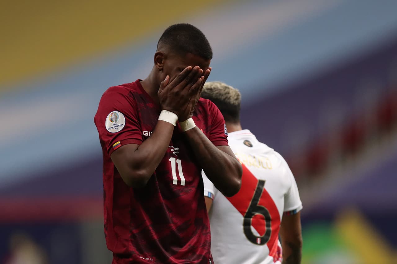 André Carrillo capitalizó el dominio de Perú en el encuentro y con un gol solitario dio el triunfo ante Venezuela.