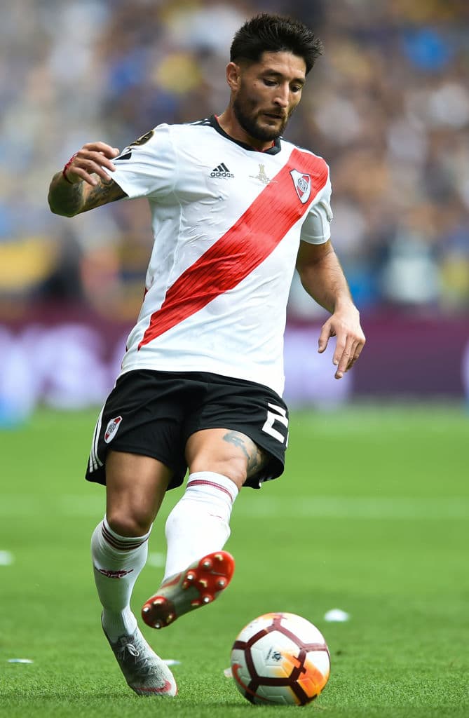 Milton Casco, 30 años, lateral izquierdo.