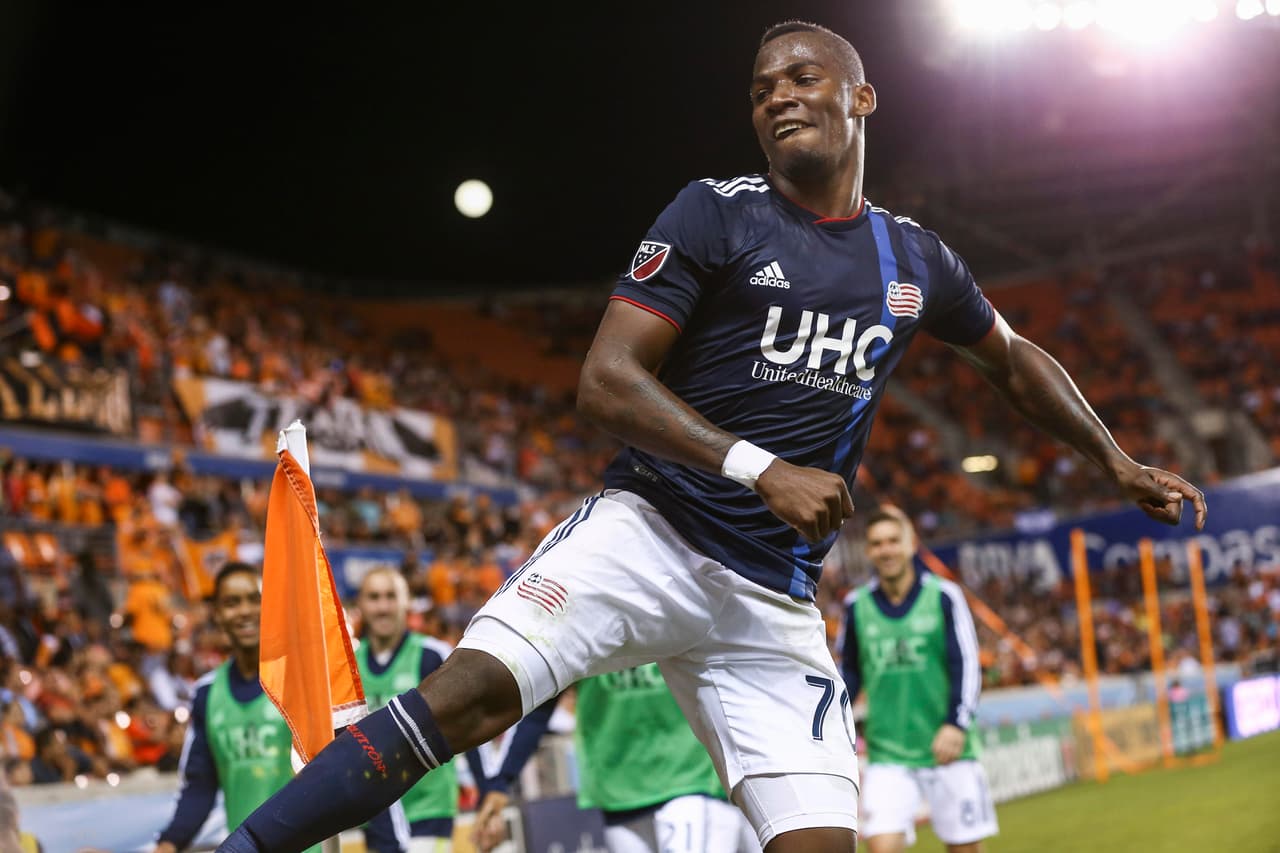 Cristian Penilla se lleva los aplausos y los Revs se llevan los tres puntos ante el Dynamo