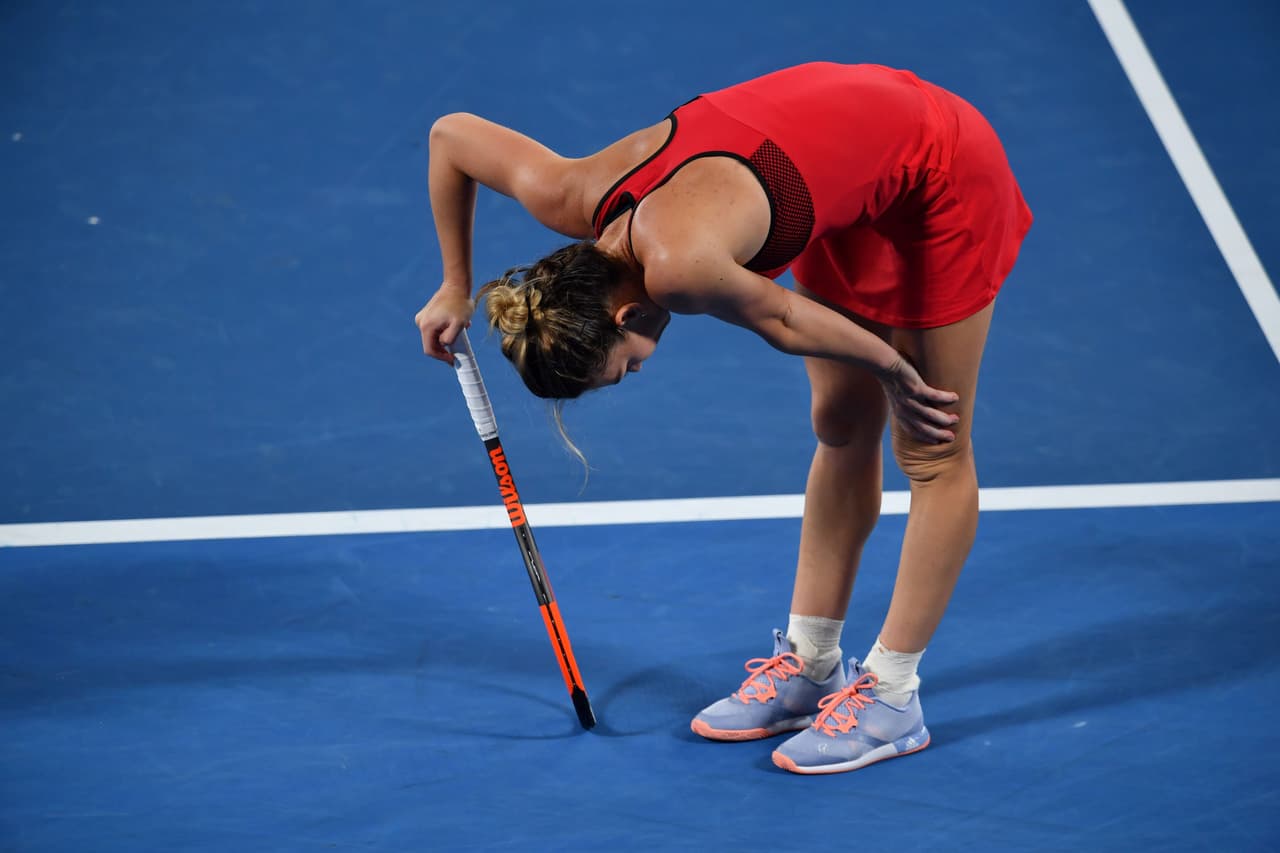 Halep se vio perjudicada por problemas en su pierna izquierda, e incluso tuvo fue atendida por médicos.