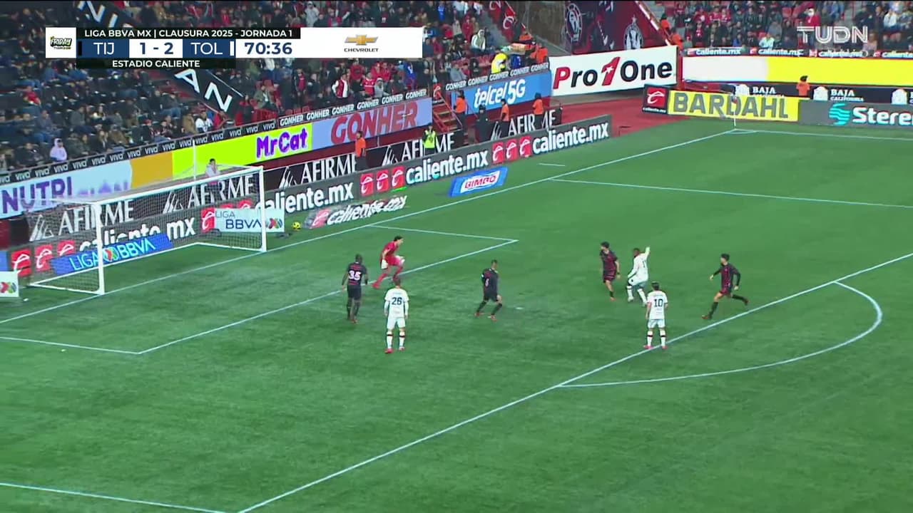 ¡GOOOL! Helinho anota para Toluca.