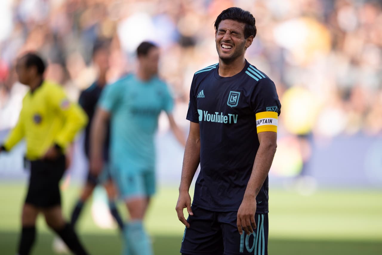Carlos Vela quería más e insistió en busca de su doblete antes de terminar el primer tiempo.