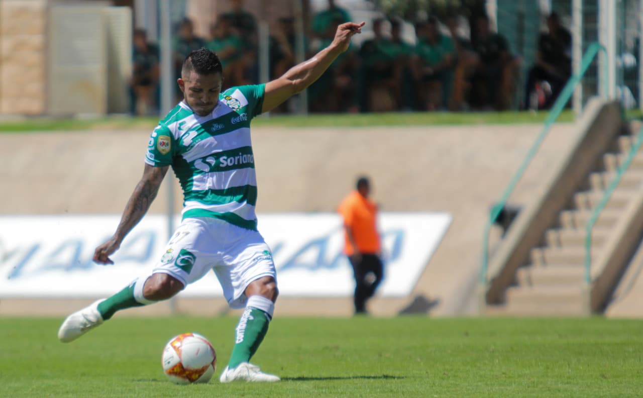 Javier Cortés es un jugador que hace parte del Santos, vigente campeón del fútbol mexicano tras coronarse en el Clausura 2018.