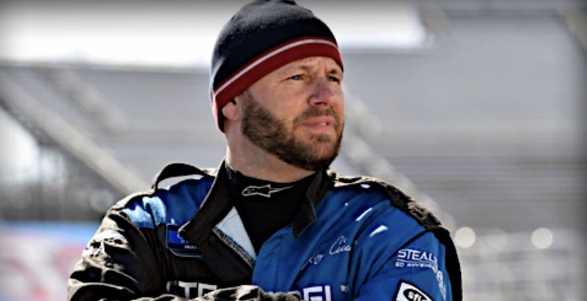 Piloto de NASCAR se retirará por polémica de bandera confederada