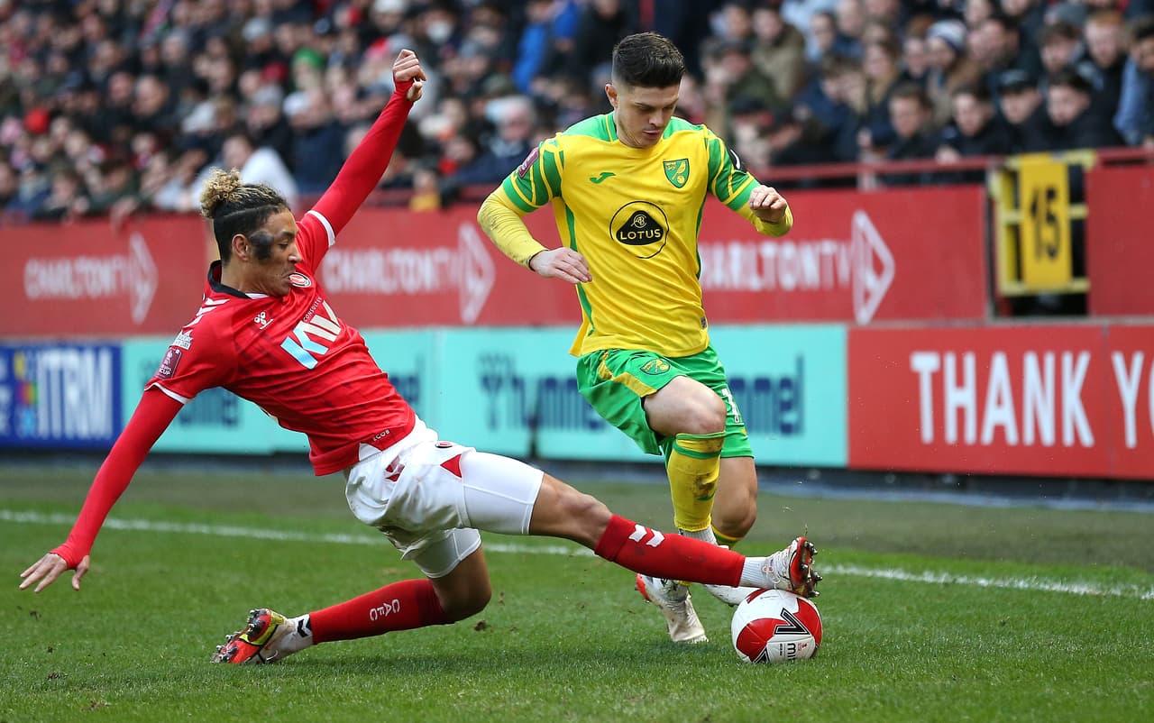 Norwich se impuso por la mínima ante Charlton en la FA Cup, con gol durante los últimos minutos del encuentro por parte de Milot Rashica.