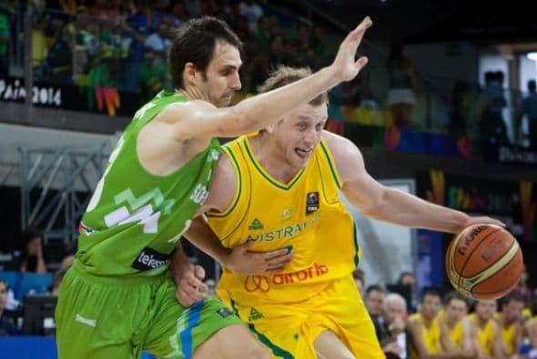 La selección de Eslovenia debutó con una victoria ante Australia (90-80) en partido correspondiente a la primera jornada del grupo D del Mundial de básquetbol, en Las Palmas de Gran Canaria.