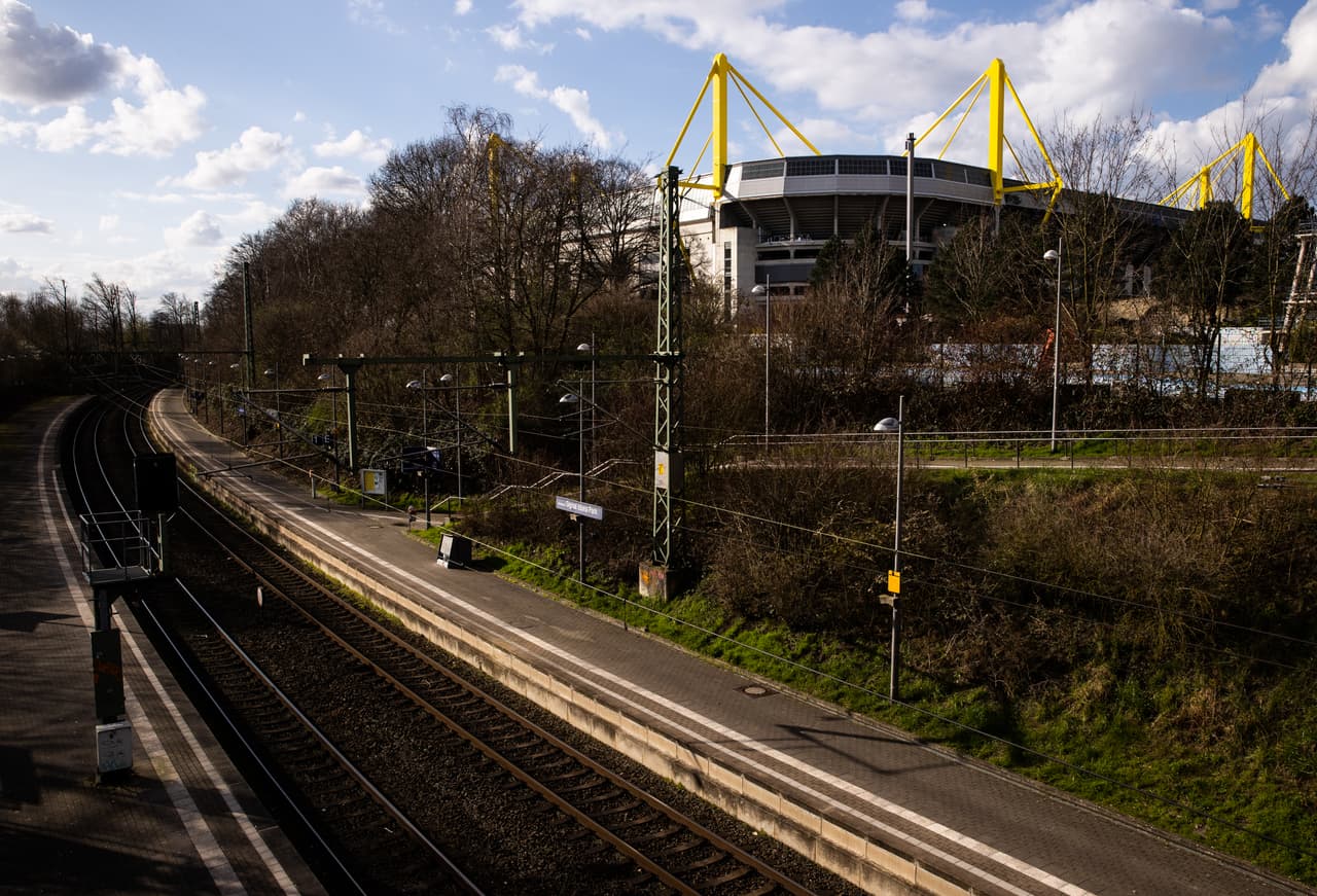 El Borussia Dortmund, anunció el pasado viernes que proporcionará la tribuna norte del estadio de fútbol más grande de Alemania para pruebas de coronavirus y atención de pacientes de COVID-19.
