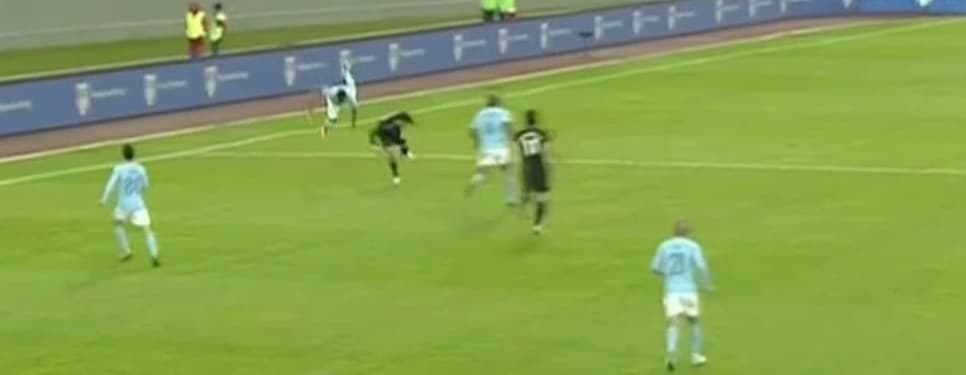 ‘Chicharito’ tiene a su primer enemigo en la Premier, se dijo de todo con Otamendi