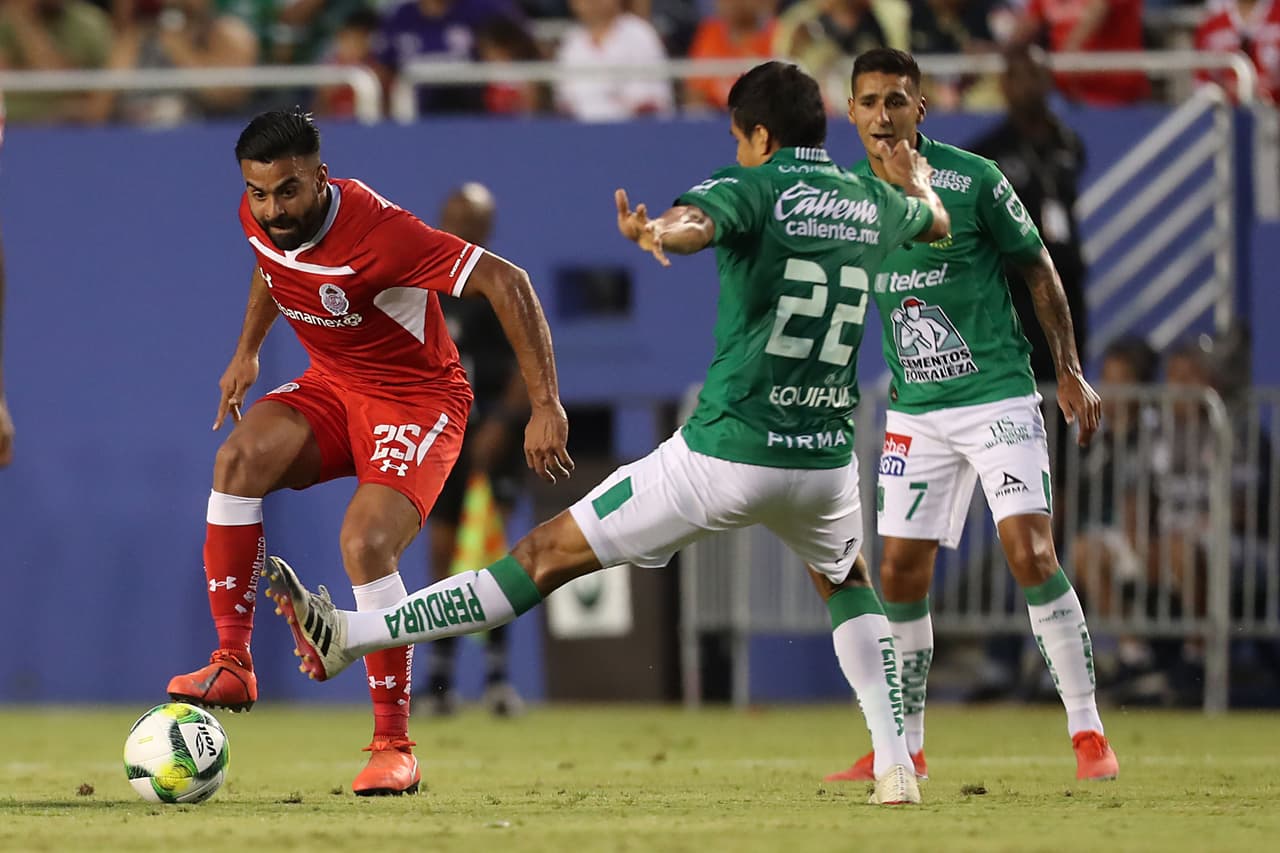 Los Esmeraldas del León se impusieron en la tanda de penaltis 4-3 a los Diablos Rojos del Toluca en partido amistoso, llevado a cabo en el Cotton Bowl, en Dallas, Texas. Este partido de preparación para ambos equipos, de cara al venidero Torneo de Apertura 2019 de la Liga MX, terminó 4-4 en su tiempo regular, aunque los choriceros tuvieron que remontar tres goles de déficit para forzar la definición desde los 11 pasos.