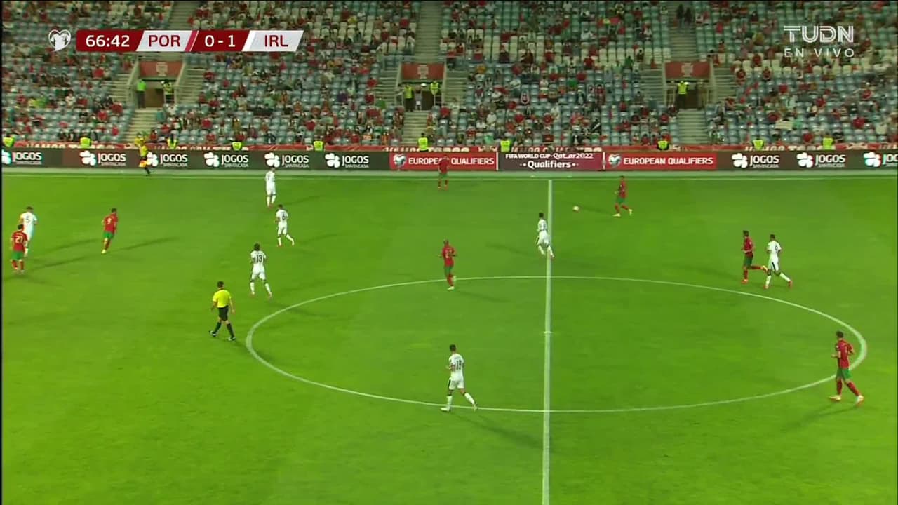 ¡TIRO ATAJADO! disparo por Bernardo Silva.