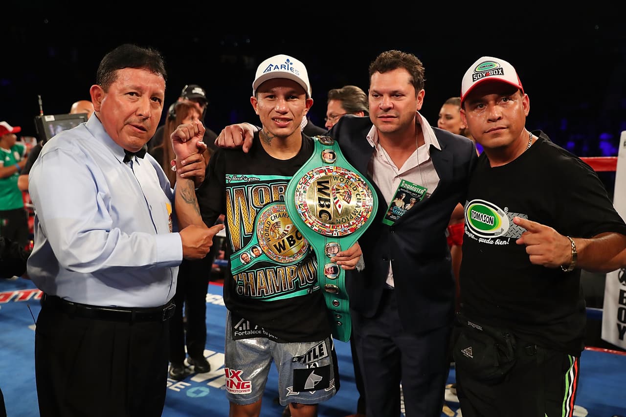 'Alacrán' Berchelt, rechazado por Pumas, triunfador en el box