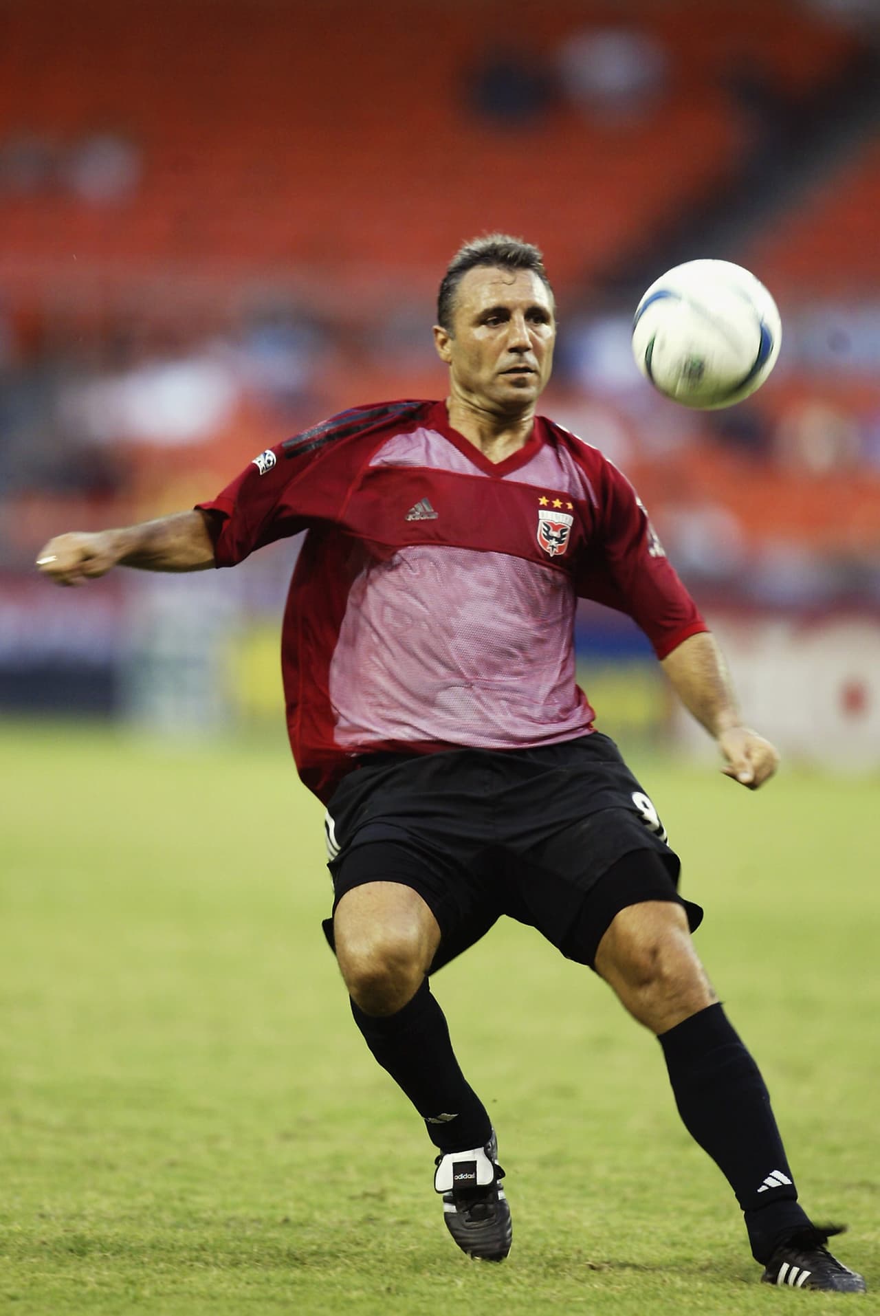 Stoichkov no ganaría la Copa MLS ni con el Fire ni con United al estar lidiando con múltiples lesiones. D.C. United sería su último equipo profesional en una temporada para el olvido.