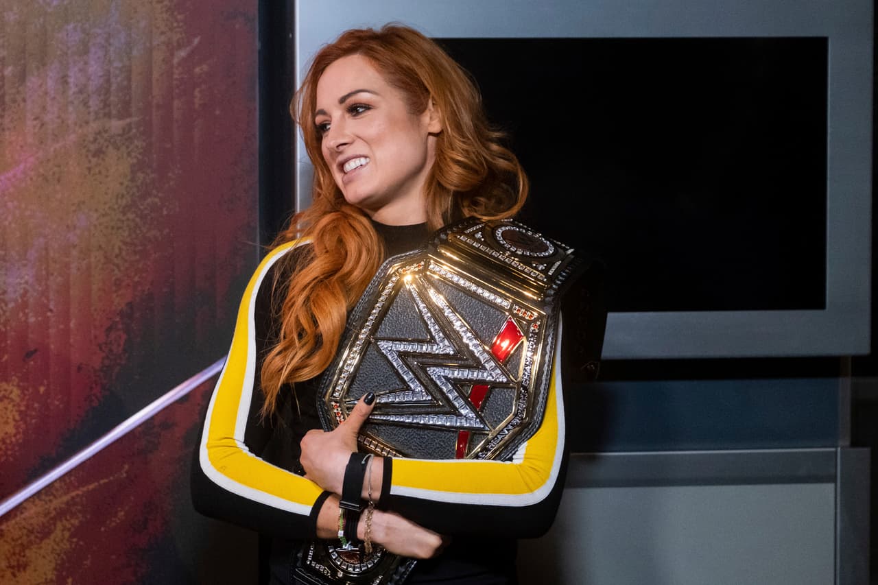 Si de generar conversación se trata, no podía faltar la super estrella de la WWE, Becky Lynch.