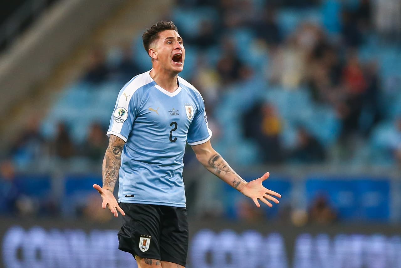Defensa: José María Giménez (Uruguay)