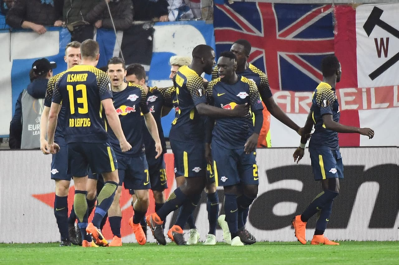 Después de una gran jugada de Jean-Kevin Augustin, el portugués aprovechó el revuelo en el área local y de pierna derecha mandó la pelota al fondo del arco.