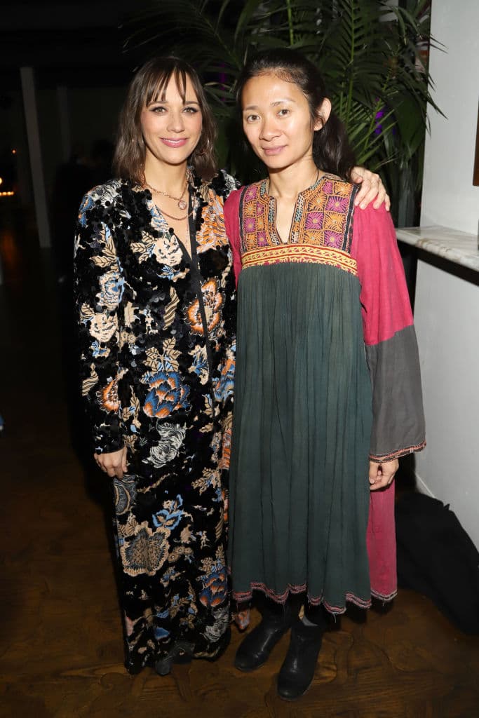 En el año 2017, Zhao recibió su primer permio en el Festival Internacional de Cine de Cannes por su película, ‘The Rider’.
<br>