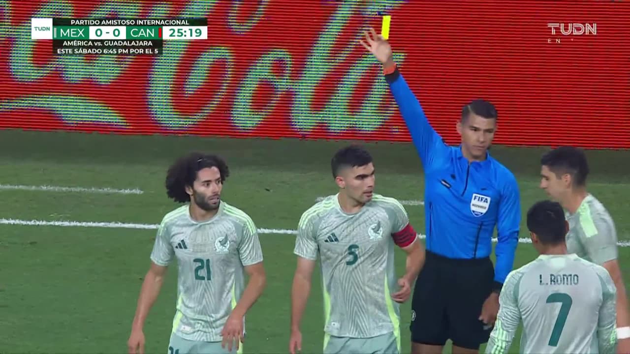 Chino Huerta se lleva la tarjeta amarilla por tremendo patadón