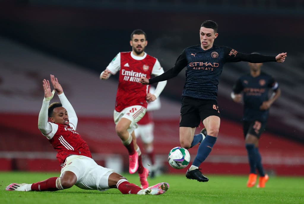 Gabriel Jesus (3’) abrió el marcador para la visita y Lacazette (31’) emparejaba los cartones. Mahrez (54’), Foden (59’) y Laporte (73’) completaron la tremenda goleada en la justa copera.