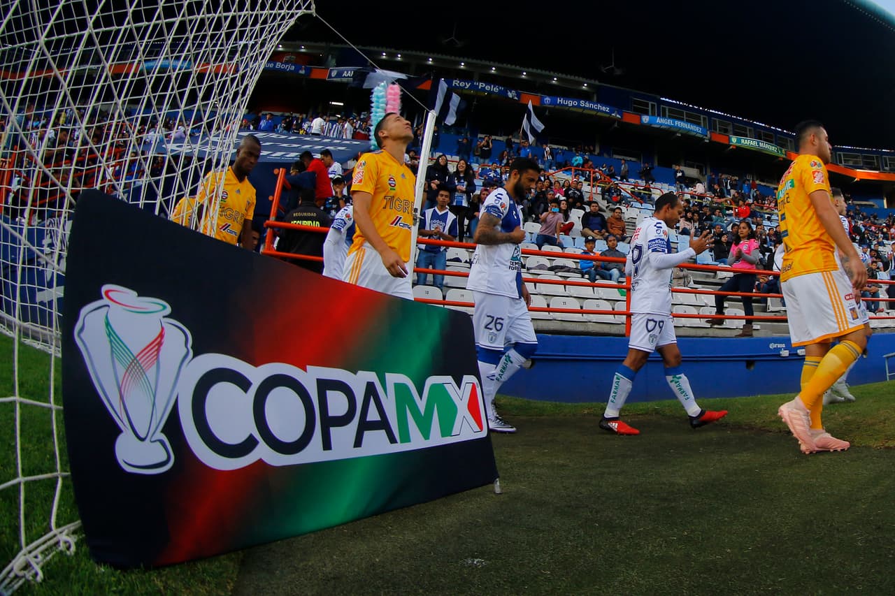 Por los Cuartos de Final de la Copa MX se veian las caras los Tuzos del Pachuca recibiendo a los Tigres UANL en el Estadio Hidalgo, y con el obvio pase a Semifinales en juego en este duelo.