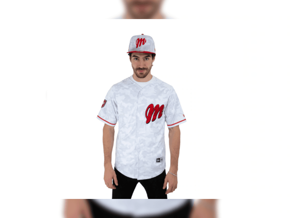 En esta nueva campaña, los Diablos Rojos estrenan cuatro modelos diferentes, el blanco y el rojo se utilizarán para las giras, mientras que las dos versiones especiales muestran el blanco con camuflaje y el rosa con filos blancos.