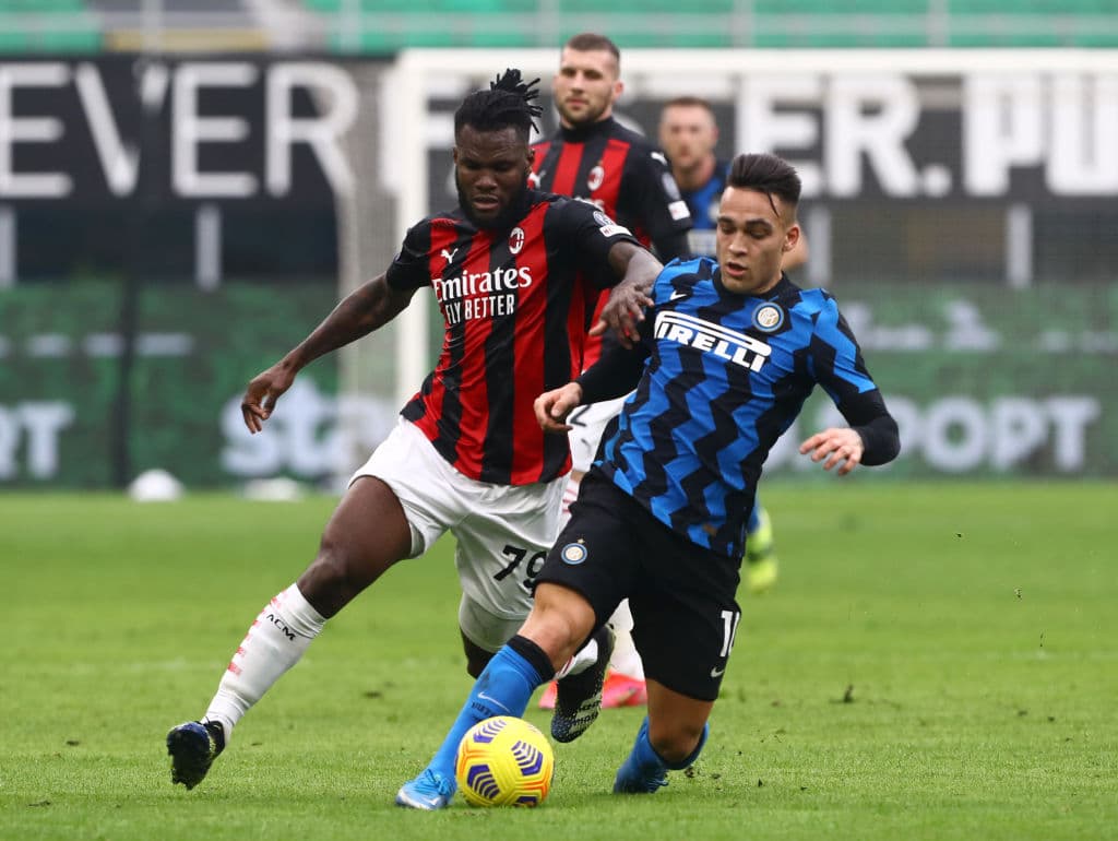 Lautaro Martínez (5’, 57’) salió ‘encendido’ y marcó los primeros dos tantos. Romelu Lukaku (66’) puso la cereza del pastel y anotó el tercero para los visitantes. En sus siguientes compromisos, Milan se medirá a Estrella Roja en la vuelta de dieciseisavos de Final de la Europa League a media semana; Inter recibirá al Genoa en la Serie A.
