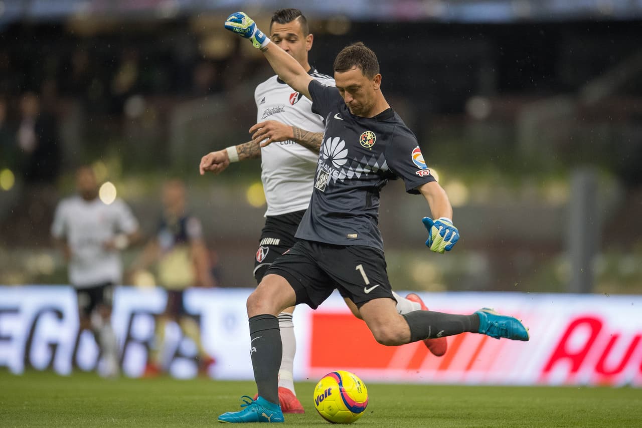 Un partido cerrado, de pocas llegadas y en el que las jugadas de mayor peligro se dieron por disparos de larga distancia.