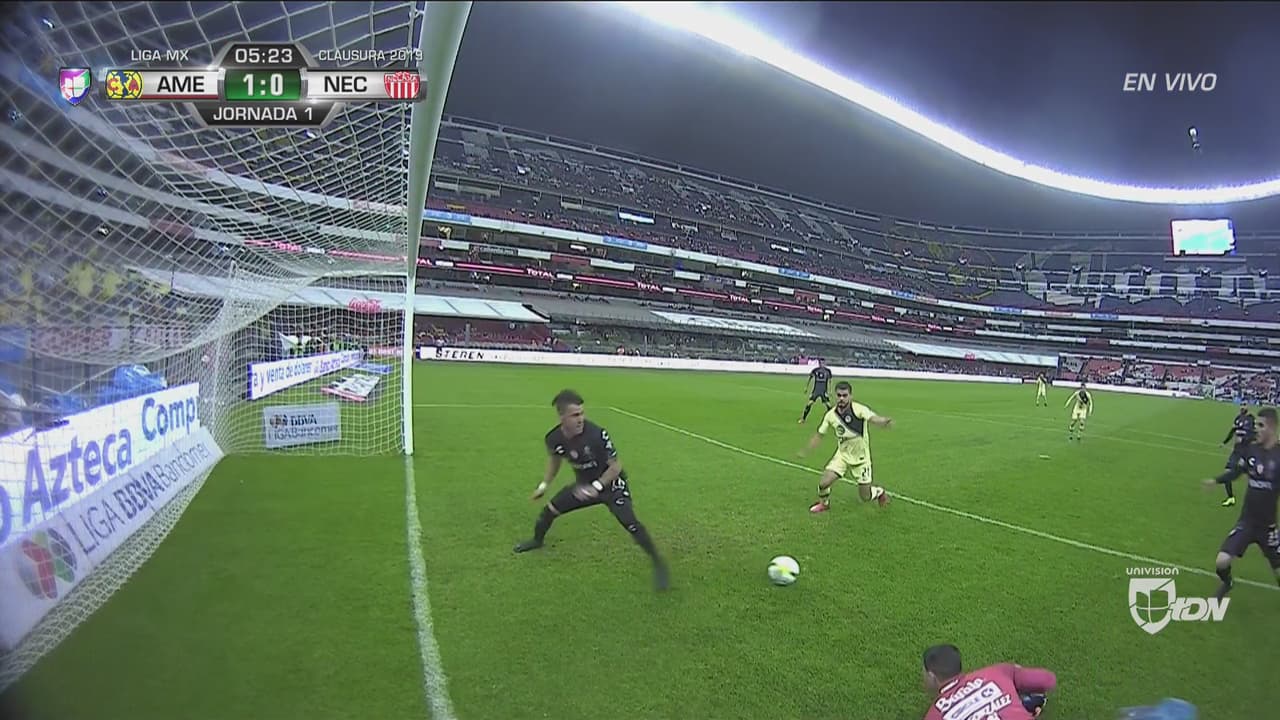 ¡Goool de América! Henry Martín la pone al fondo de las redes